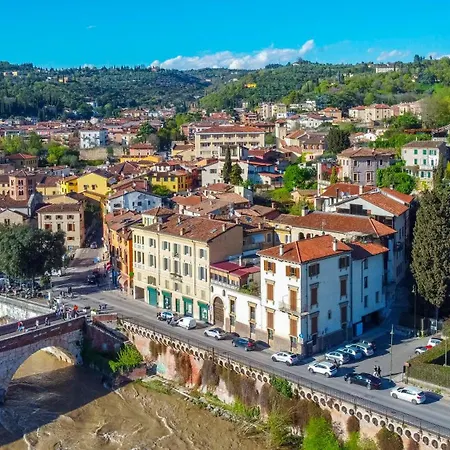 Residenza Veronica A Ponte Pietra * Verona